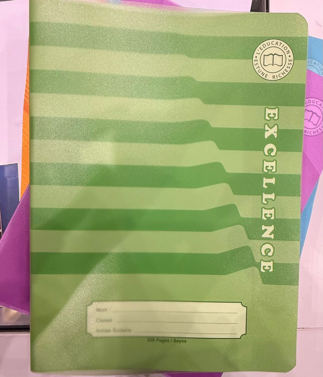 Paquet de cahiers 200 pages plastiques (5 pièces)